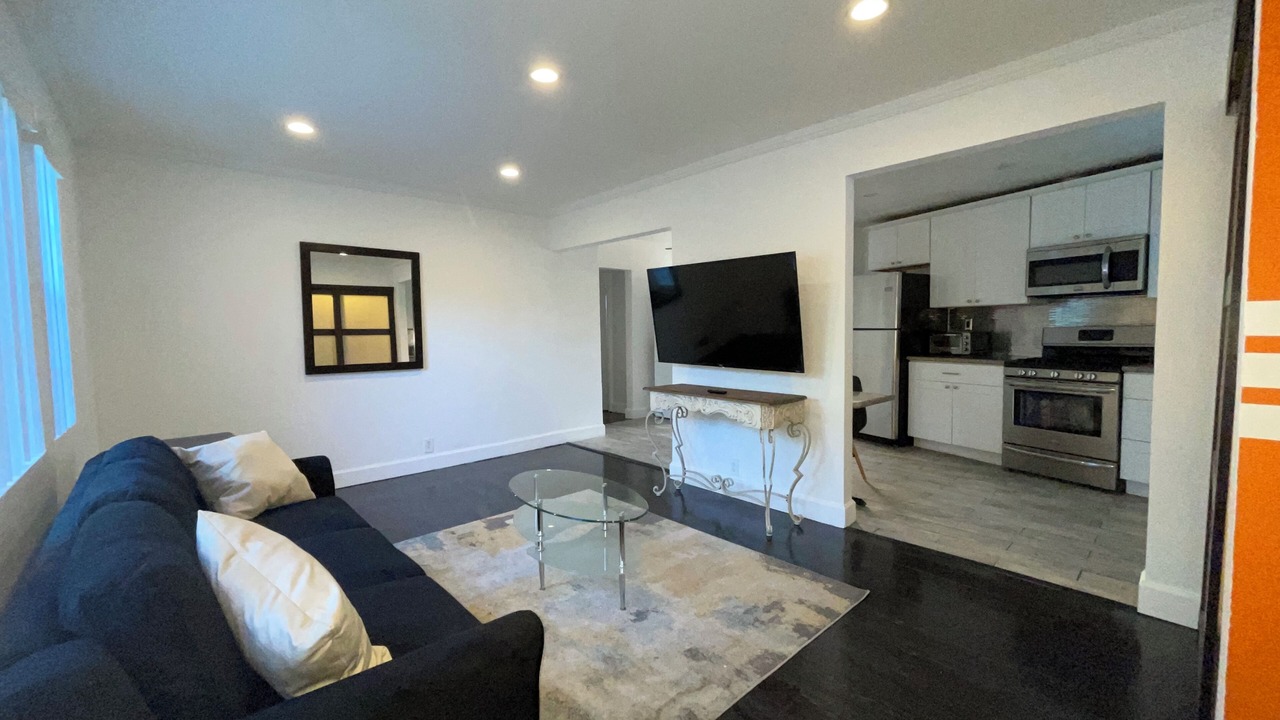 Modern and Conveniently Located 1 Bedroom 1 Bath W/private Yard & Washerdryer