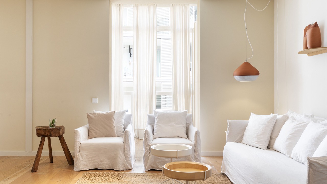 Ghost - Quiet 2 Bed. 2 Bath. Apartment