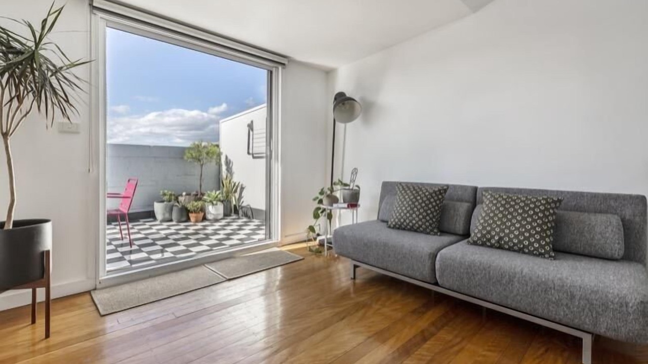 StayCentral - Fitzroy Converted Warehouse Penthouse - Rose St, Fitzroy - 2 Bedrooms, 2 Beds, 1 Bathrooms, 1 secure undercover park