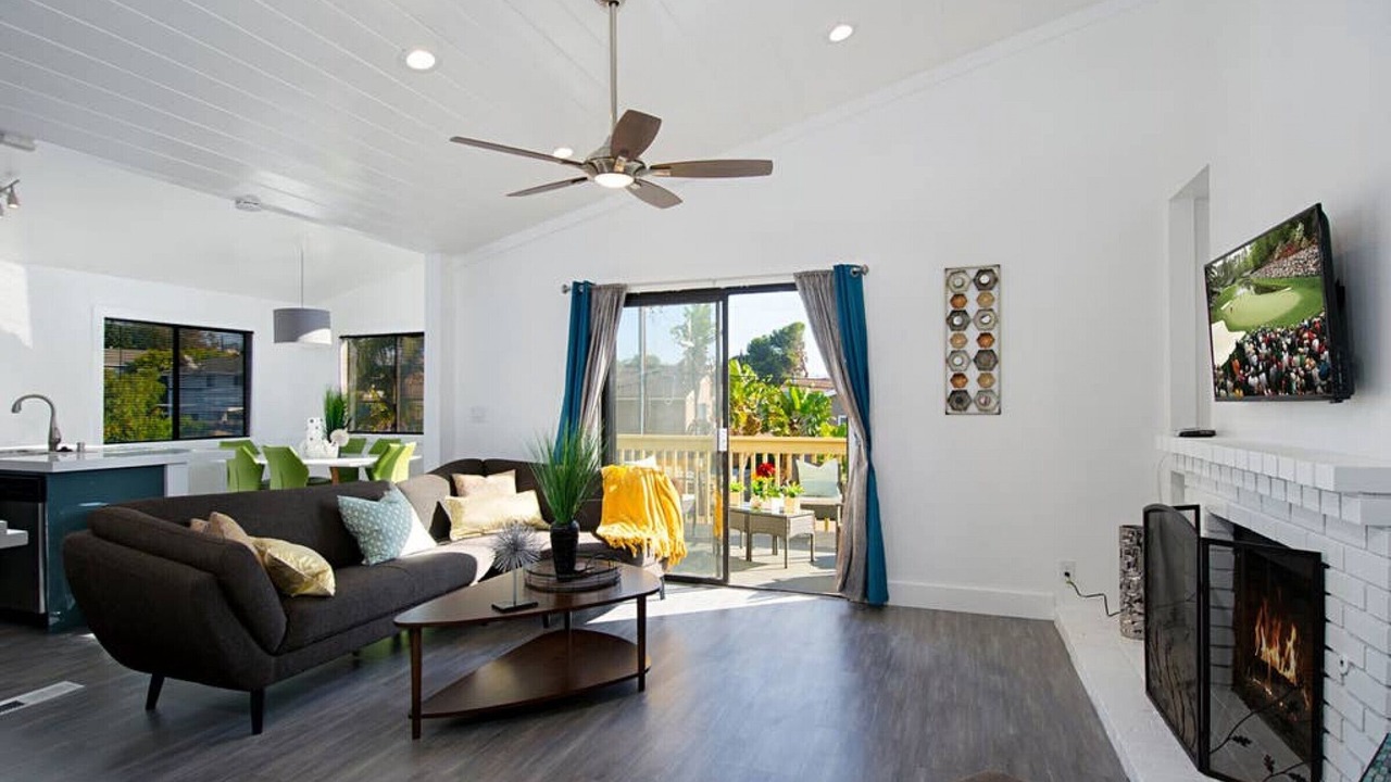 Amber Back · Stunning Beach Townhouse, newly remodeled