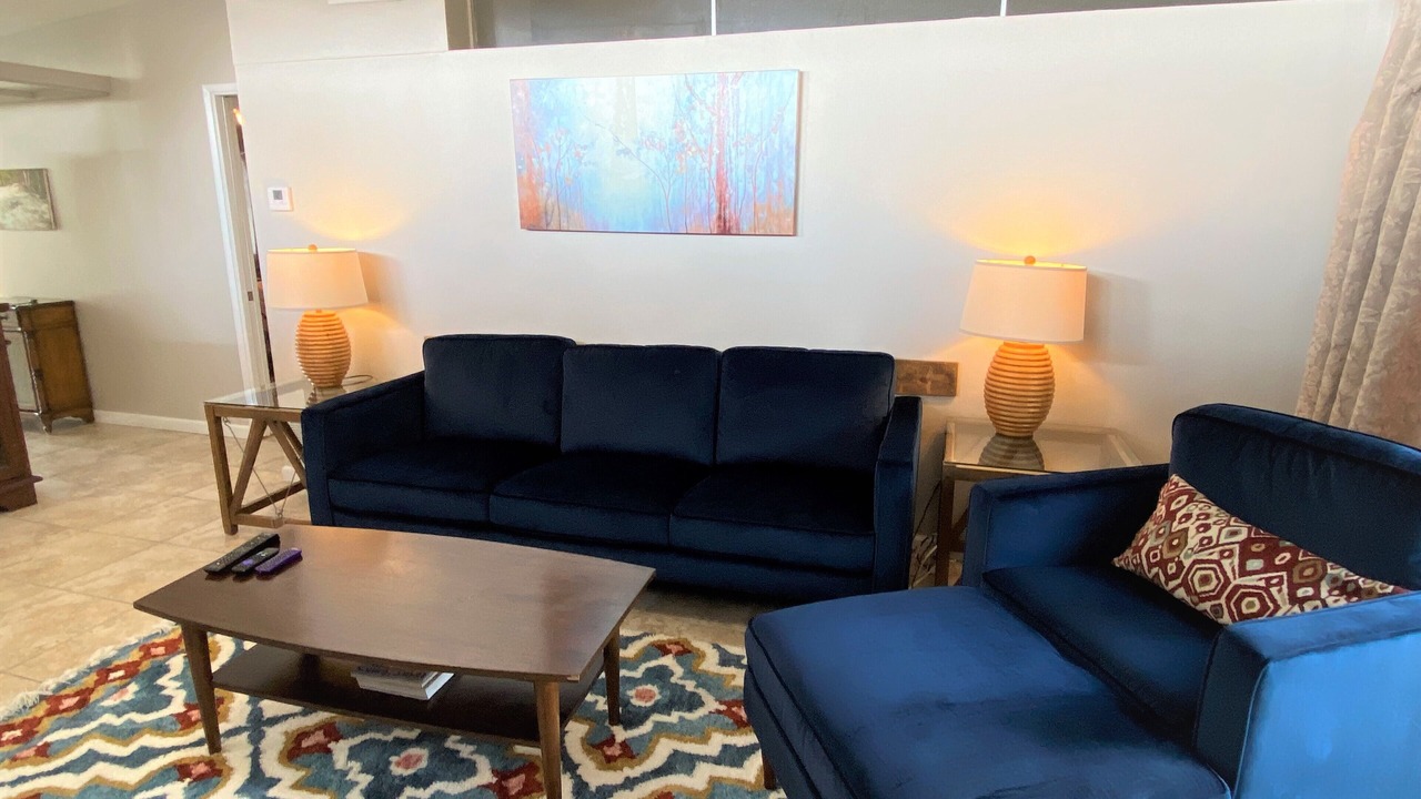 Mountain view condo unit in Angeles Forest Foothills – Near Old Town Pasadena