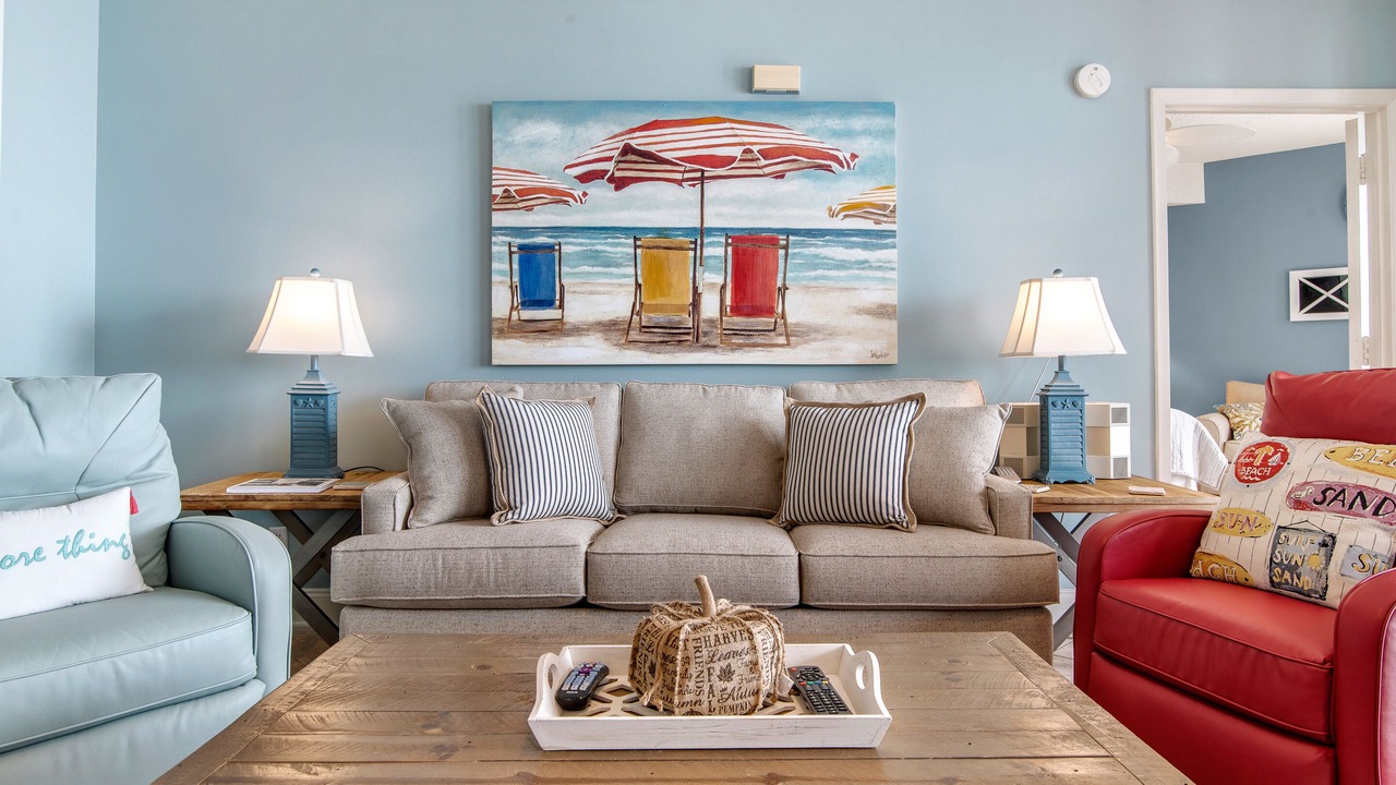 Relax and enjoy Mesermising Views of the Gulf of Mexico and Gorgeous Sunsets!