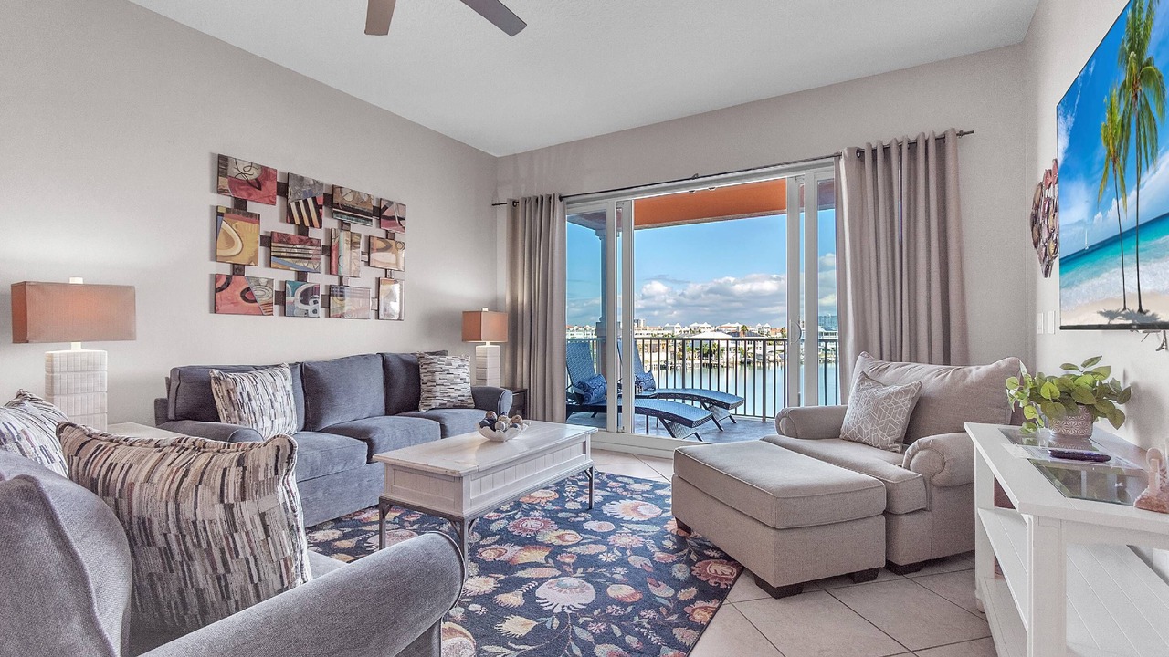 Pet Friendly! Waterfront, Pool, Hot Tub, Free Parking & Free Activities! ~ 403 Harborview Grande