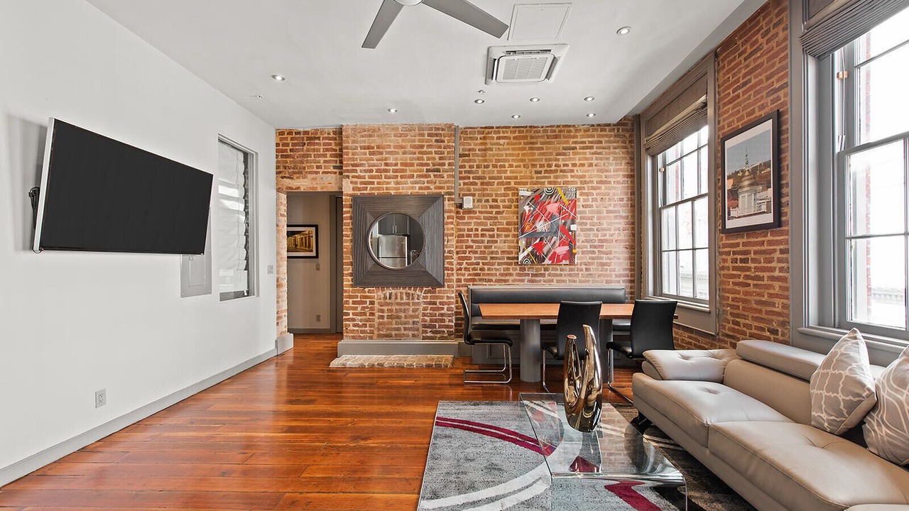 Heated Pool, Hot Tubs, & Style Near French Qtr - Great for Families & Groups