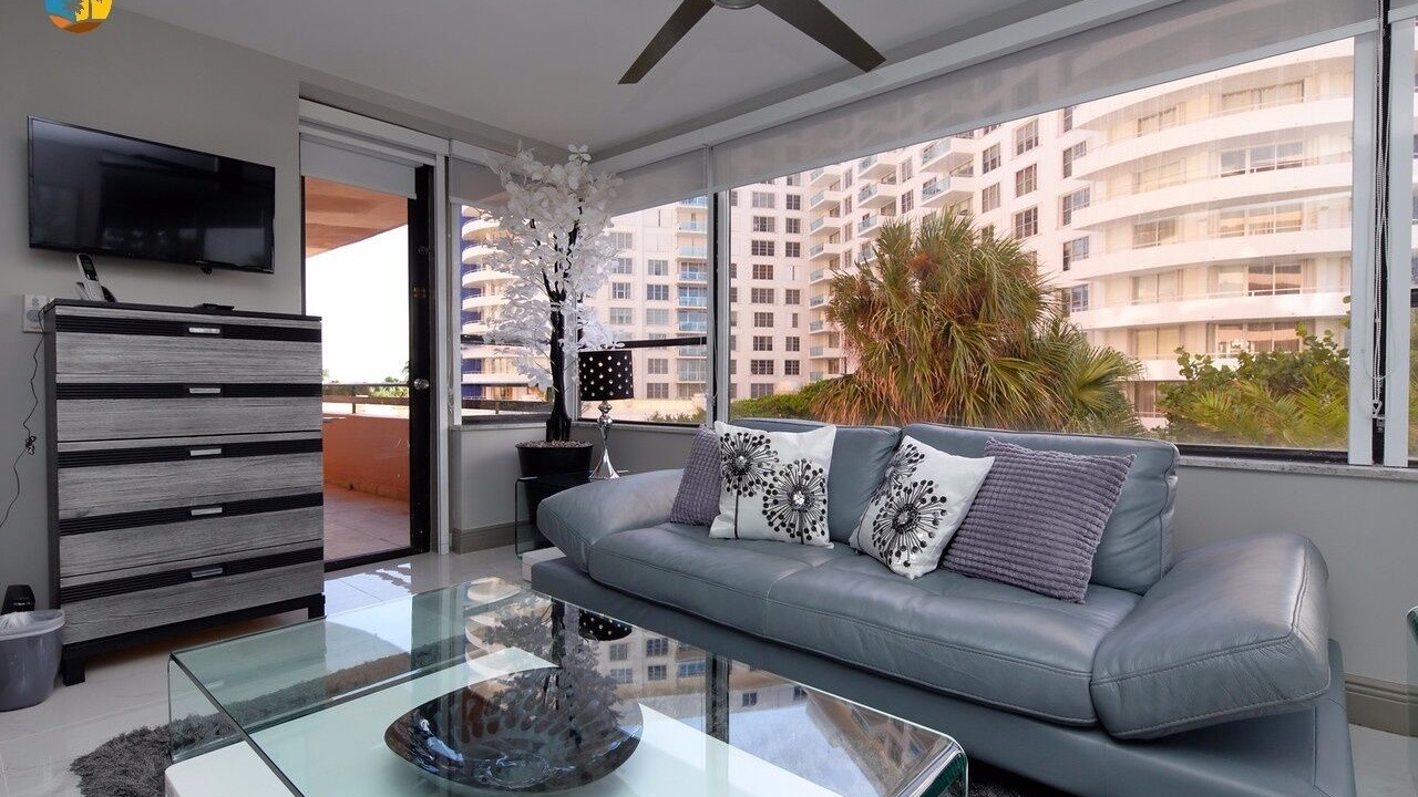 Family Friendly Modern Beachfront Apartment - 519