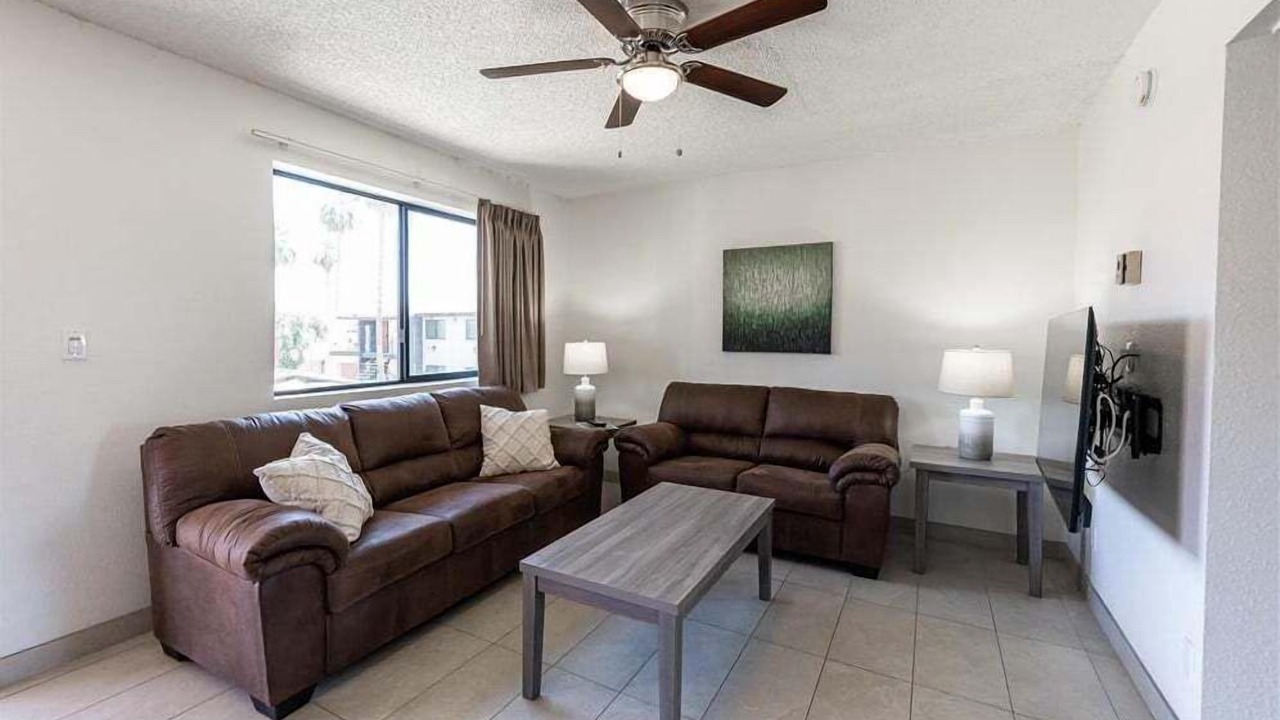203 Enjoy our onsite amenities- golf putting green included!