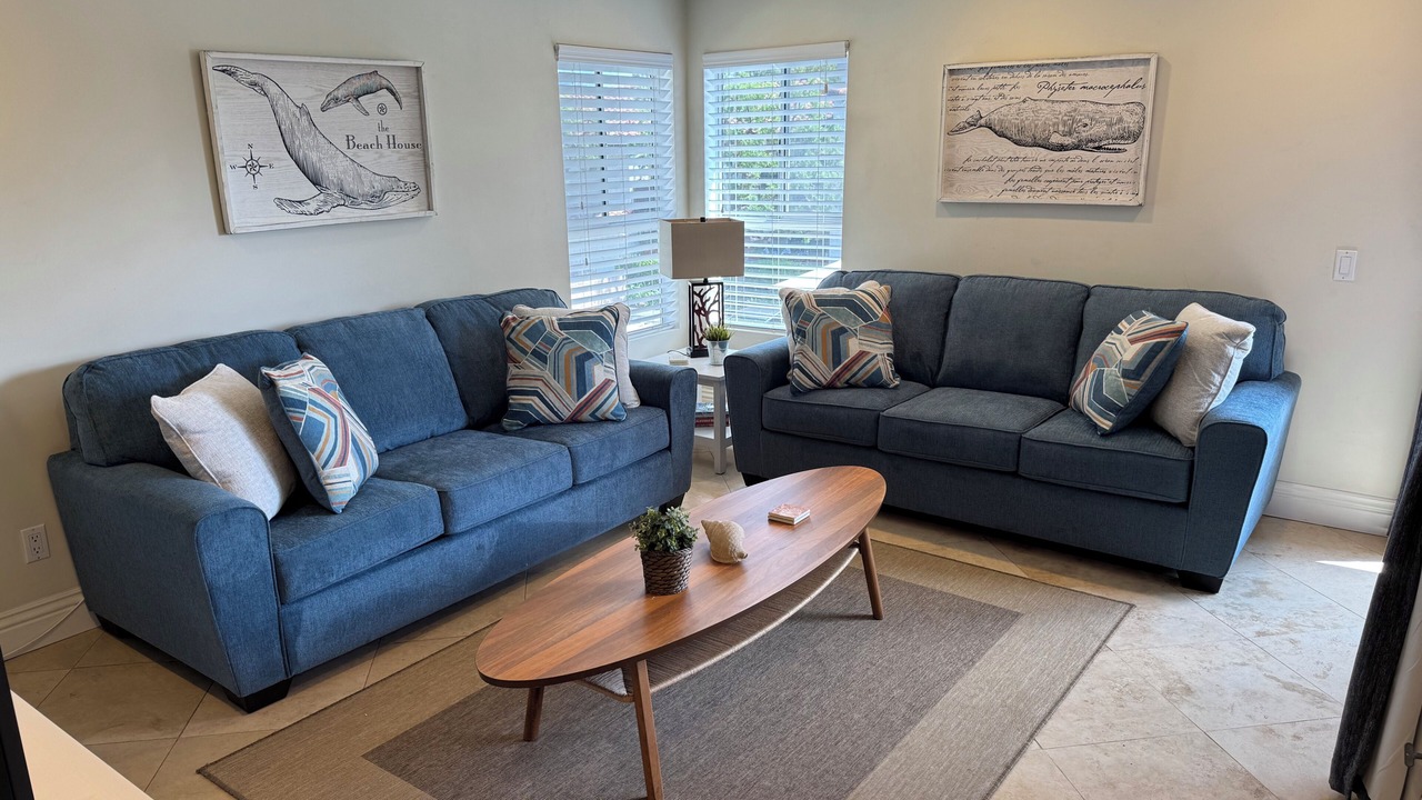 Beach Close 1BR Retreat Sleeps 4 Fireplace - Beach Trail Bungalow