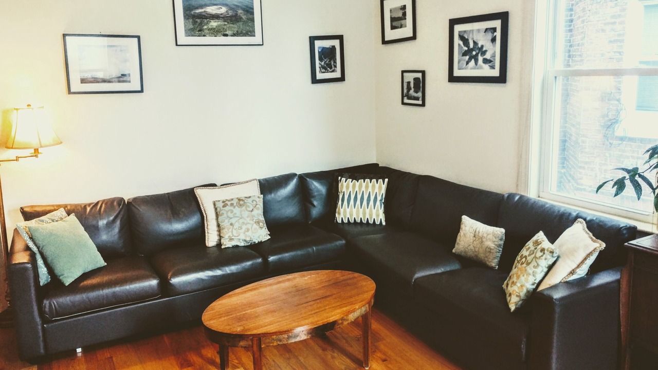 2 bedrooms with air-conditioning, parking, laundry, WiFi near Sam Adams & subway