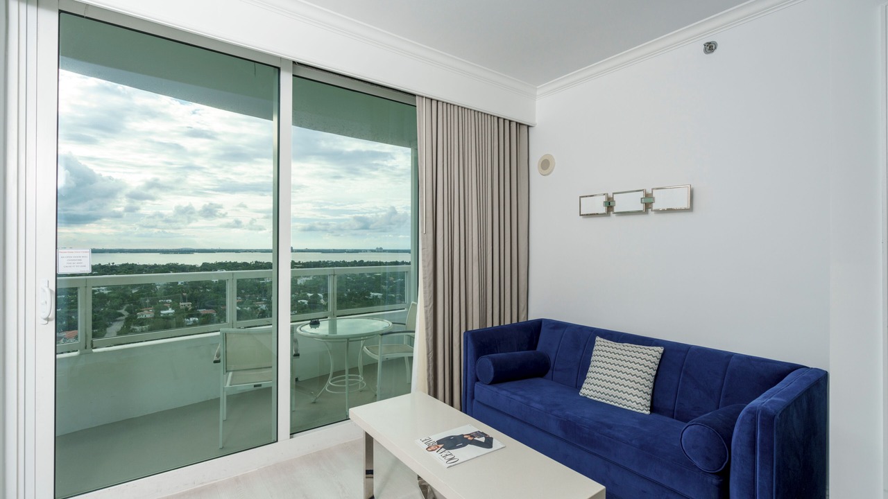 Fontainebleau Hotel Tresor 22nd Fl Junior Suite