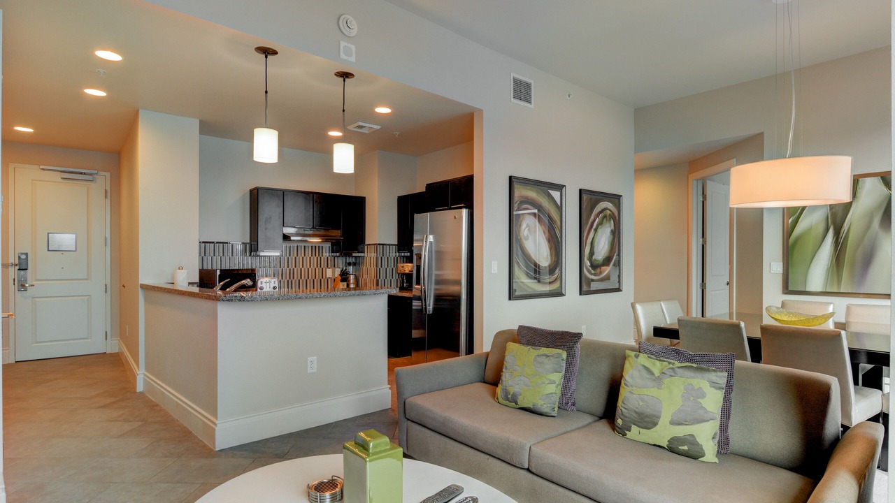 Wyndham Desert Blue (3 Bedroom Presidential Condo - near strip)