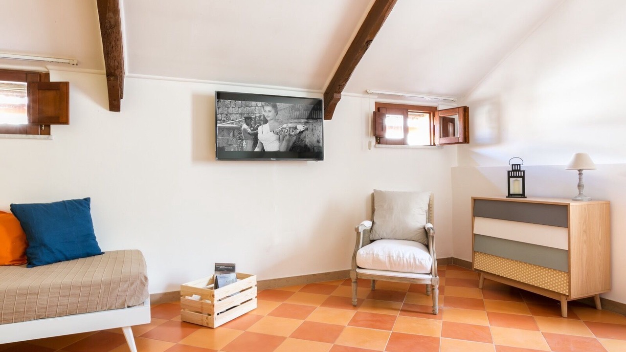 A modern and confortable three bedroom apartment in Sorrento close to the beach