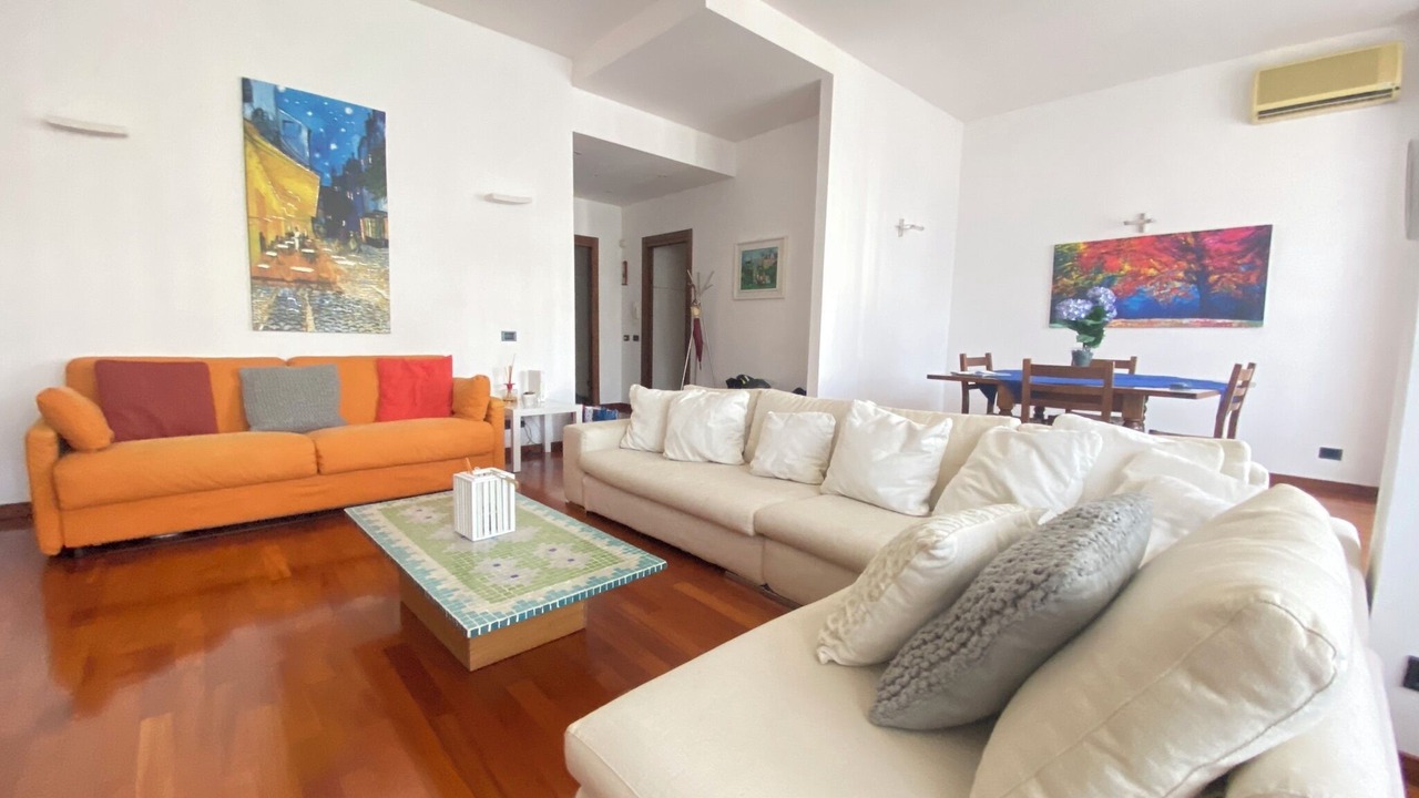 Darsena Apartment Milan Navigli | Walk to Top Attractions | Sleeps 6