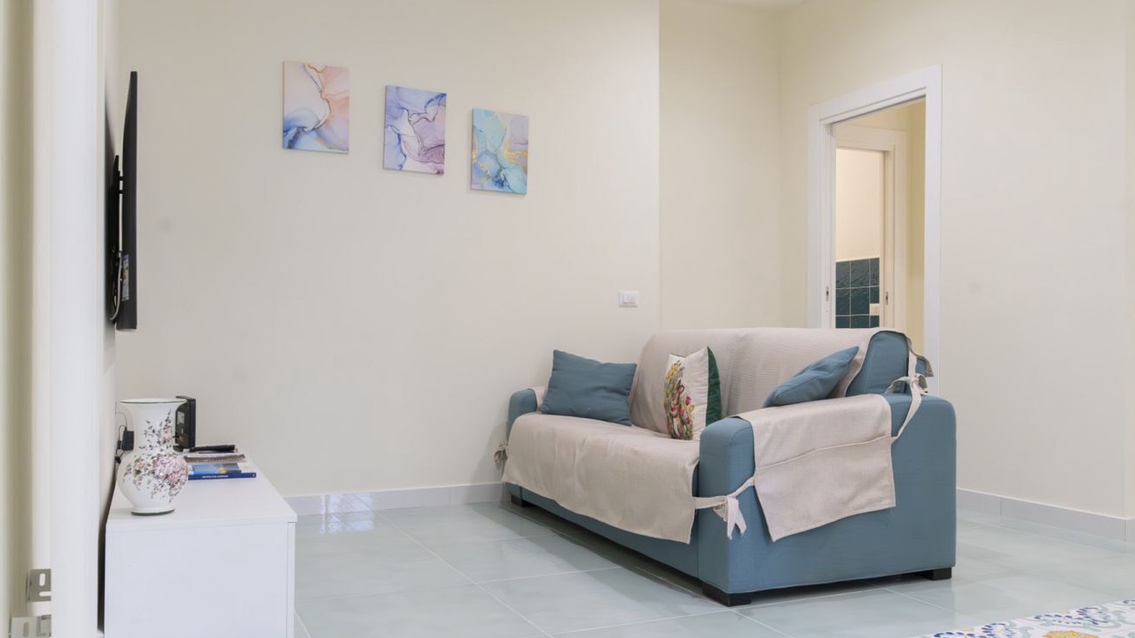 Modern Apartment with Terrace, Swimming Pool&Tennis