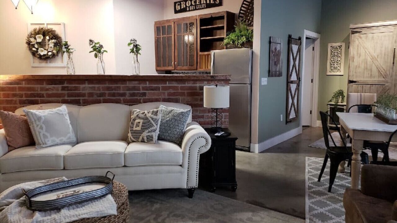Green Door Lofts -Magnolia Loft, Silos/Downtown