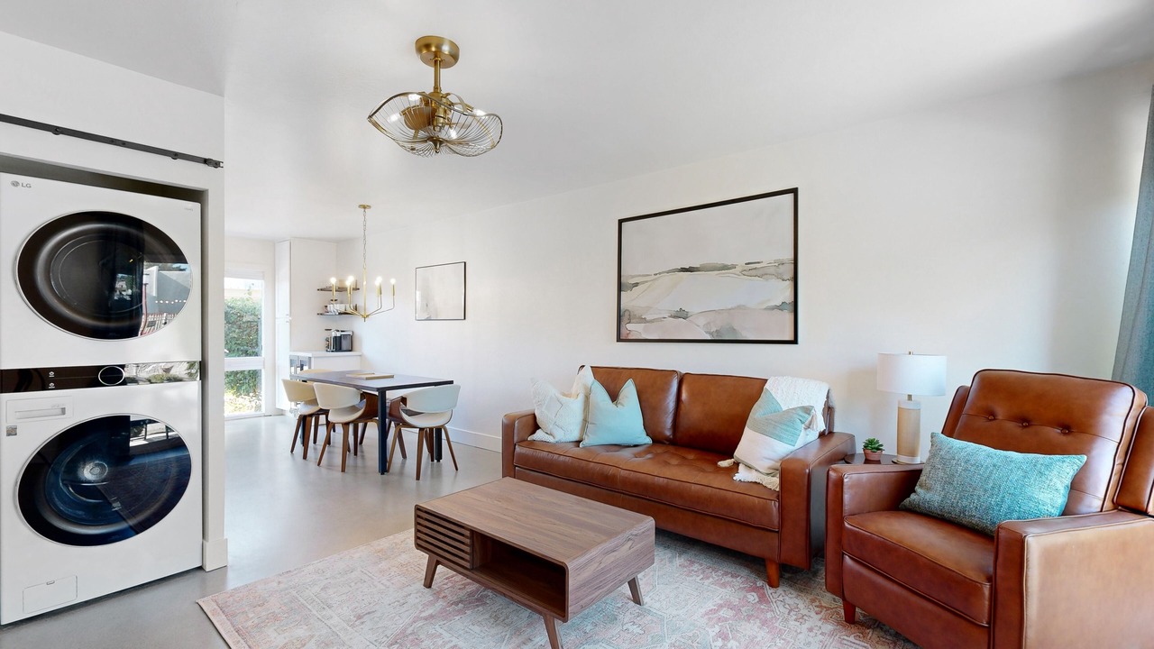 Fully remodeled condo near Fashion Square with pool, fireplace, patio, streaming