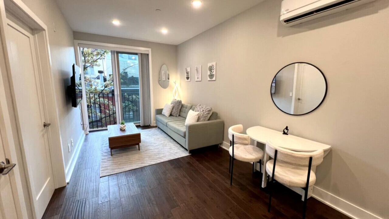 Juliet Balcony | Cute & Cozy Center City 1BR Apt