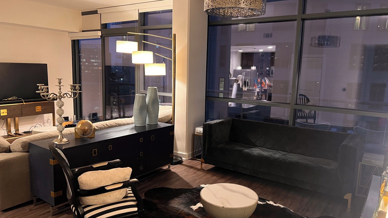Atlanta 2BR Penthouse Dedicated Office Gym AC Quiet Luxury