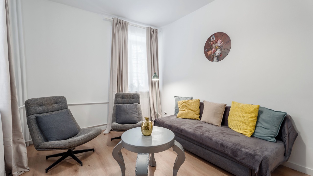 Comfortable 2-bedroom apartment in historic center of Warsaw