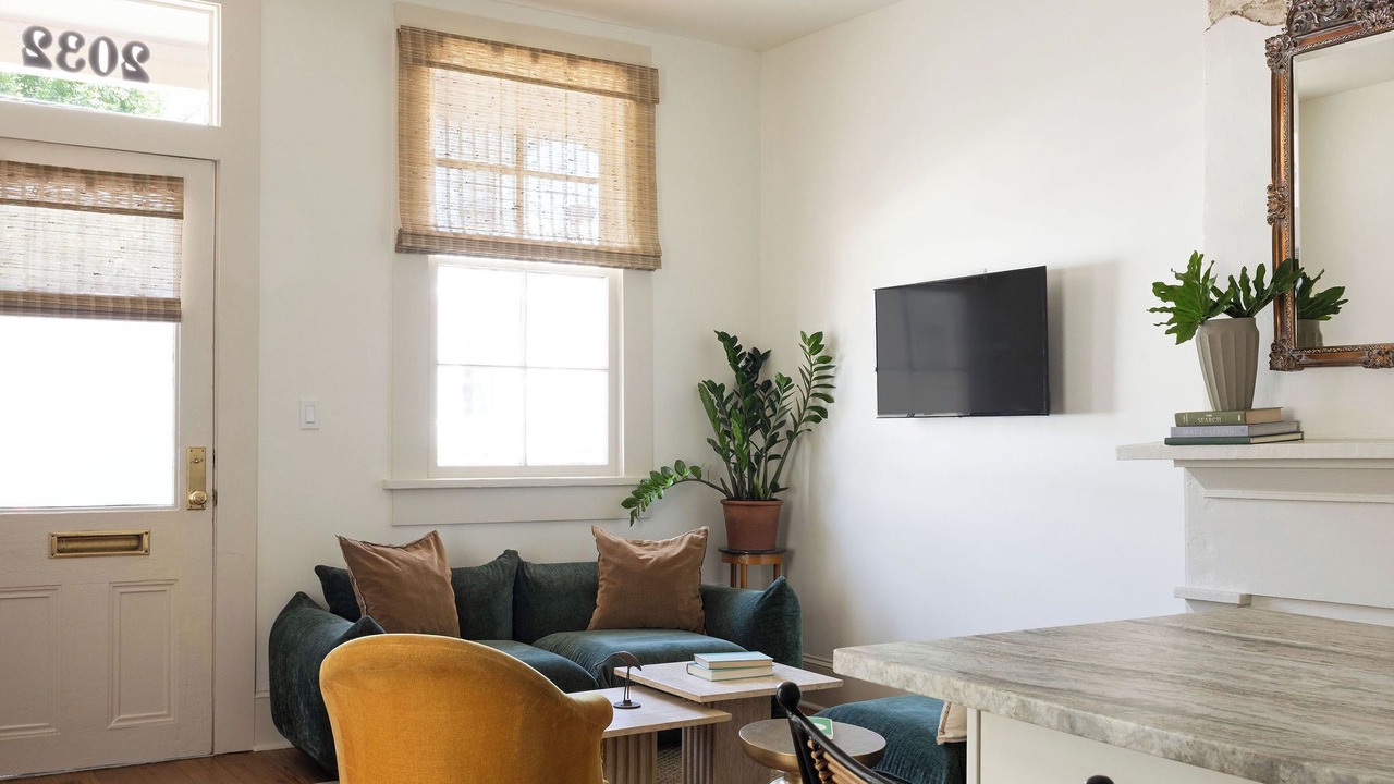 Porch Life and Local Nola Magic in a Newly Renovated Space!