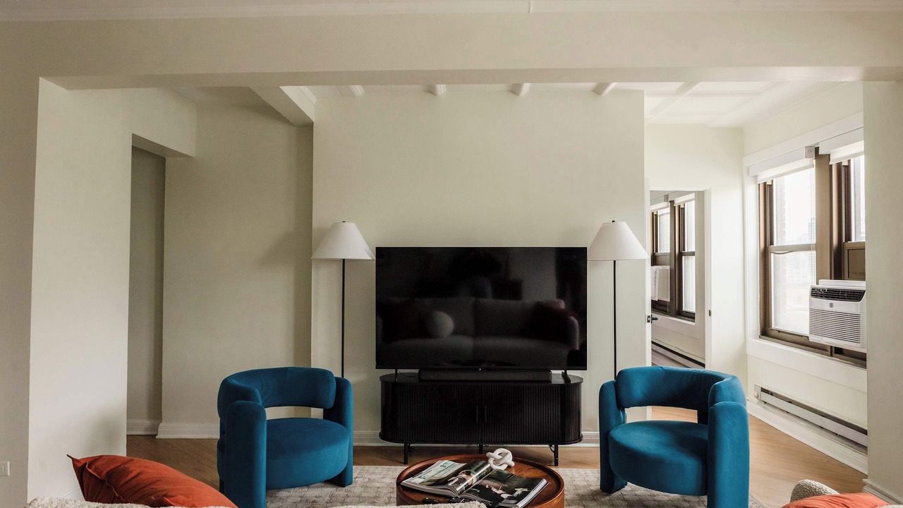 Luxury Designer Apartment 1202|Gold Coast/Old Town