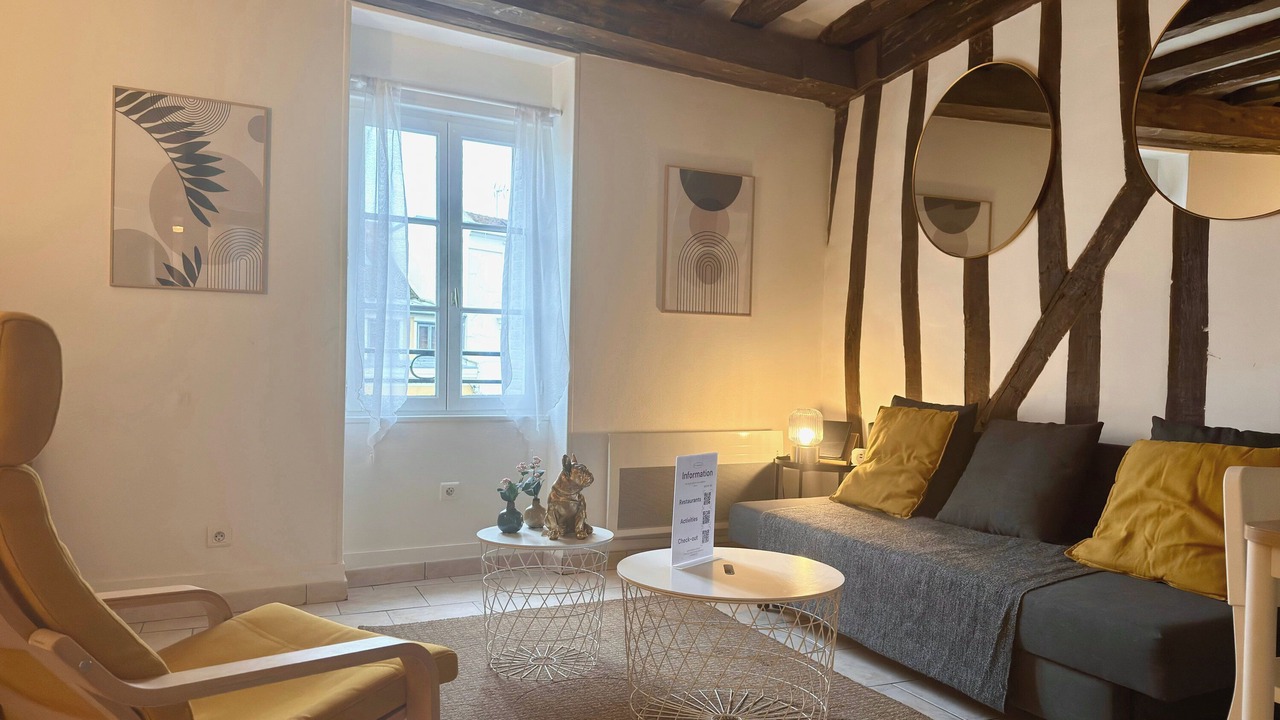 L’Adresse Secrète - Three Bedroom Apartment, Sleeps 4
