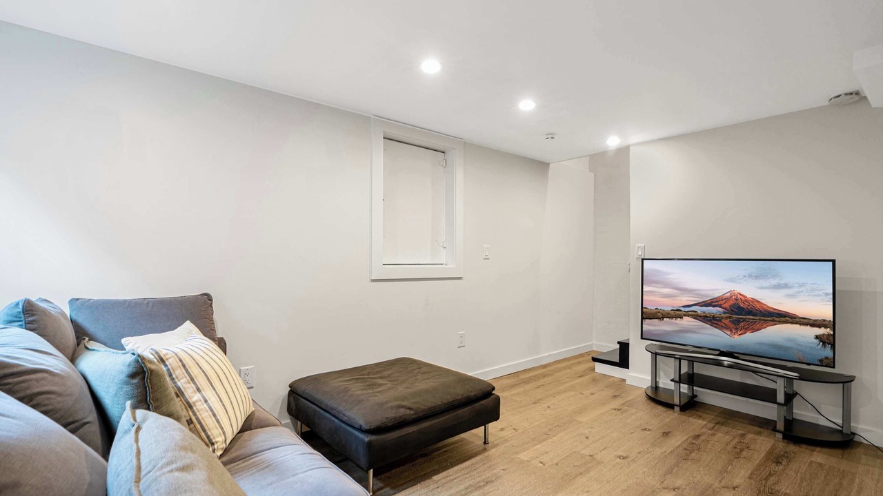 Charming and Spacious 3Beds3Bath Seattle Townhome