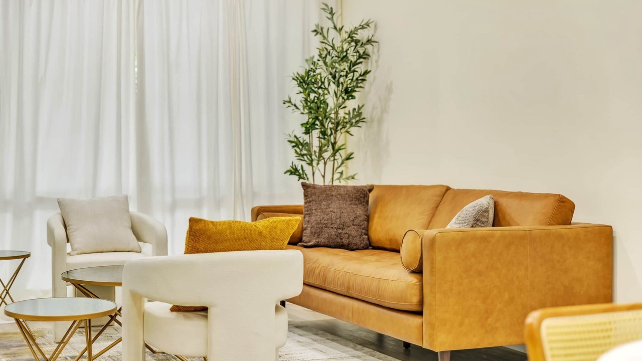 Spacious Culver City Condo | Pool | Free Parking