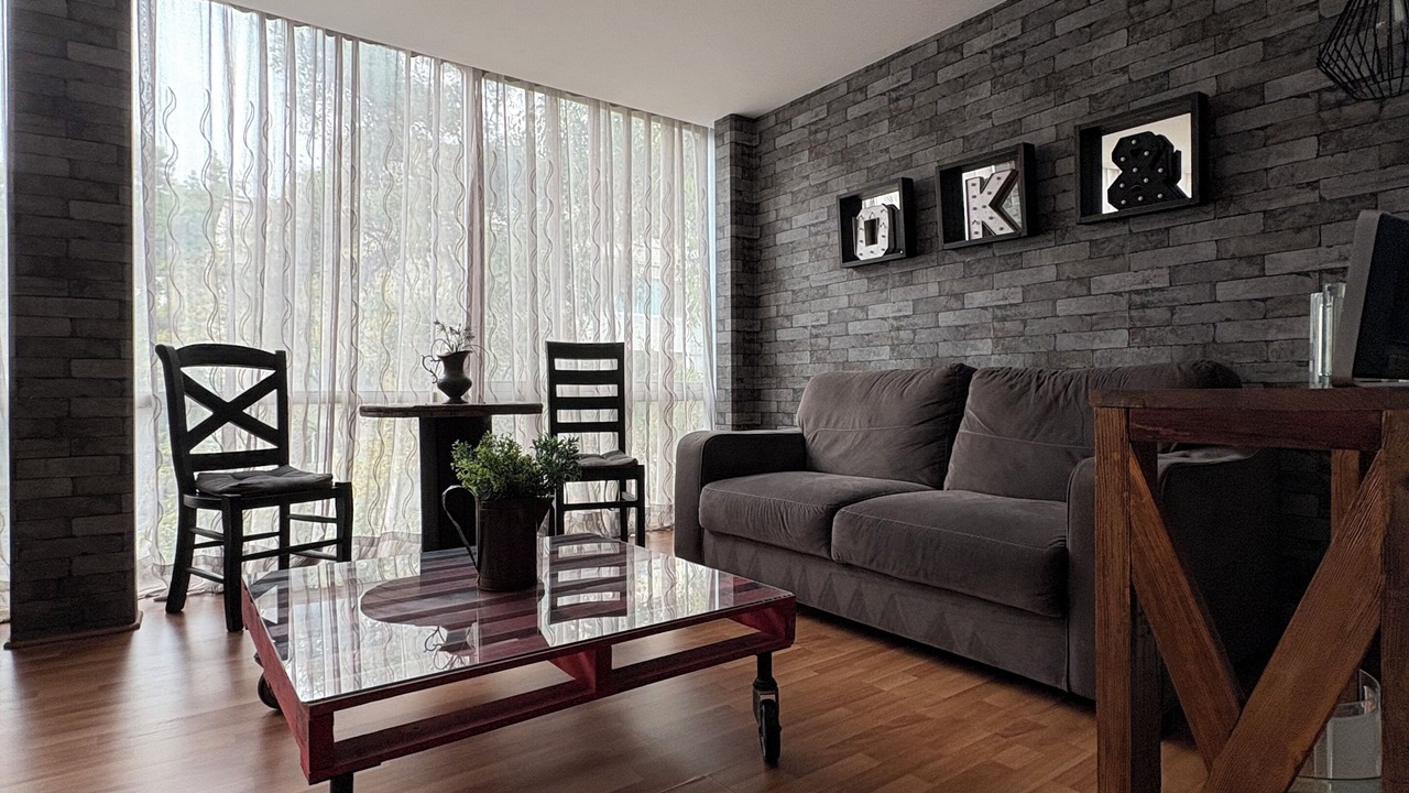 5 minutes walking distance from Angel Reforma
