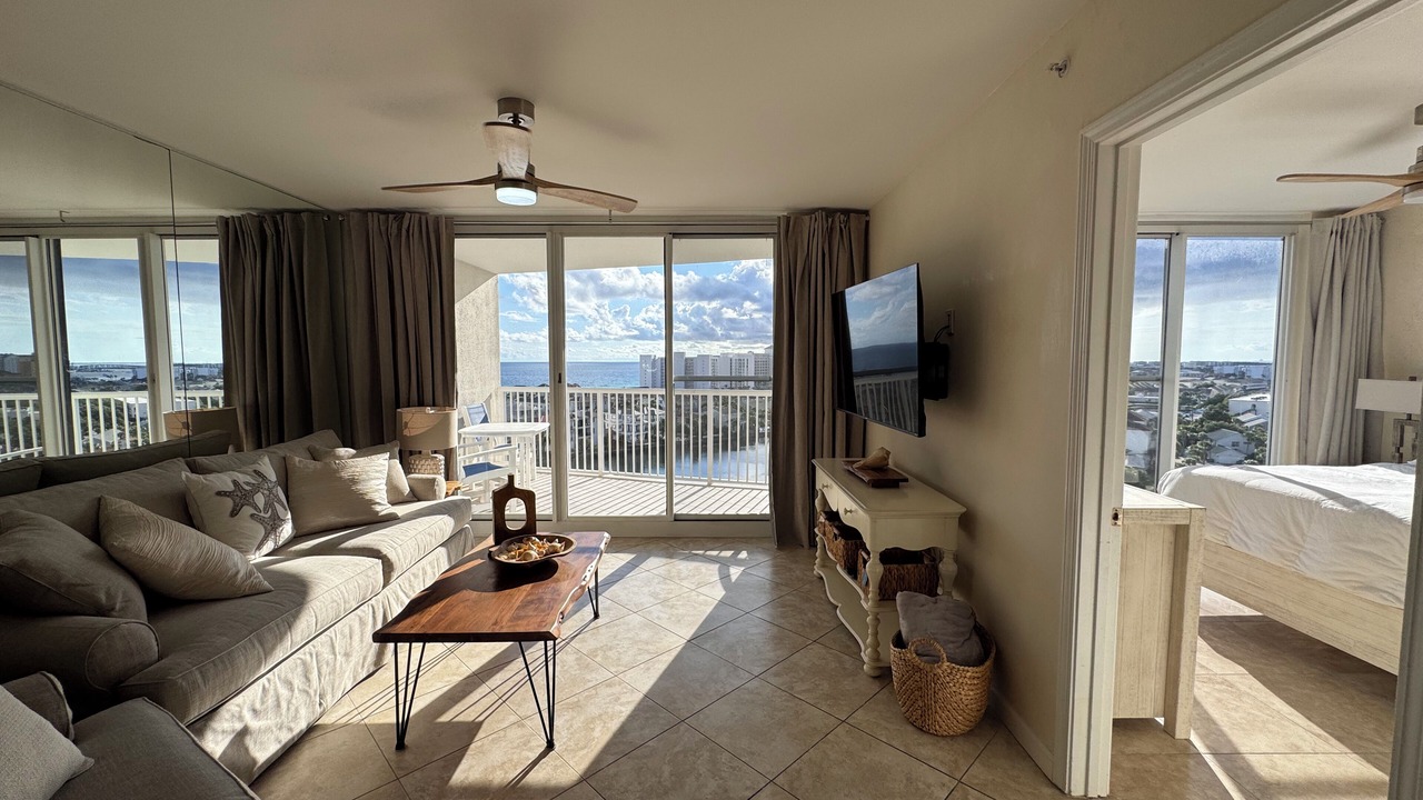 Steps to Beach. Destin #1 Beachfront Resort Lux SPECTACULAR VIEWS Excellent Stay
