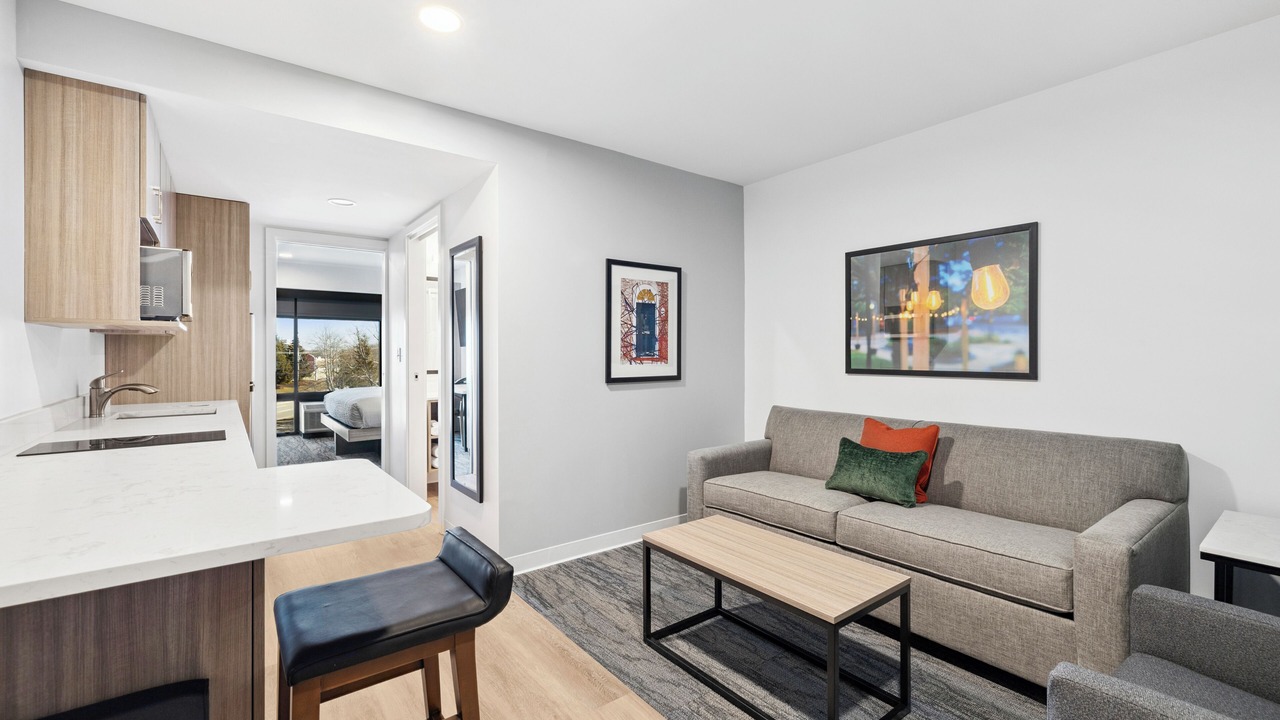 1-bedroom hotel suites in Scarborough with essentially stocked kitchens.