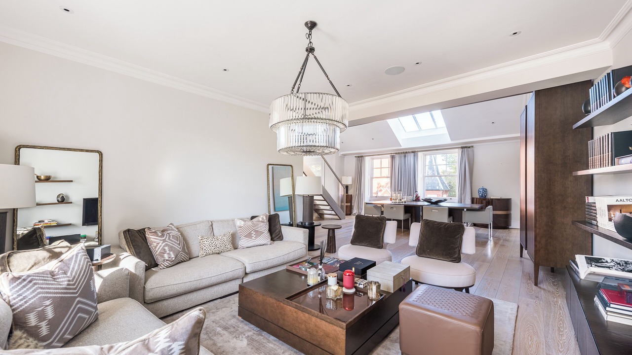 Luxury Chelsea Apartment,3-bedroom, 3-bathroom residence with a private terrace