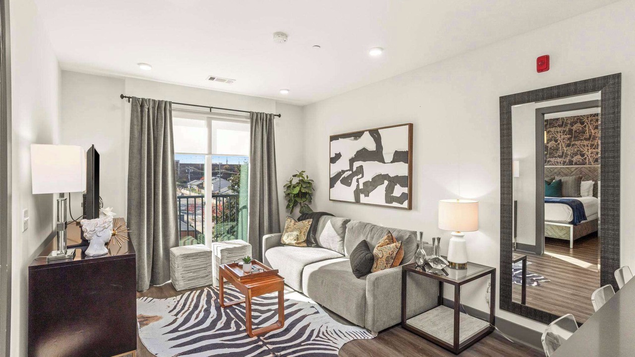 Muse-ic City Luxury - Entire Apt 5 min to Broadway