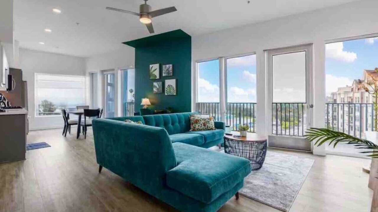 SkyLoft Oasis Stunning DTLA Views & Modern Comfort