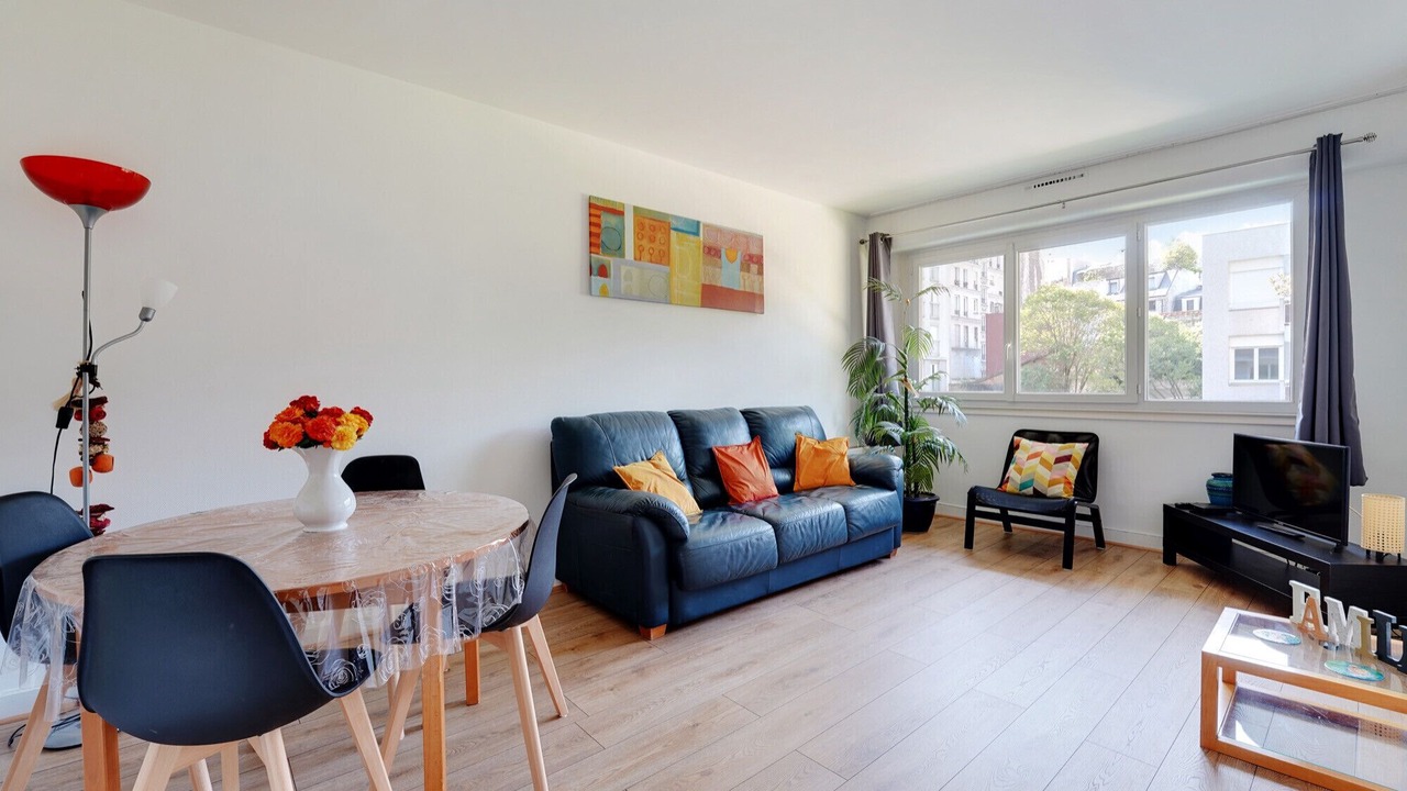 Spacious Family Flat 2bdr & Private Parking Sup