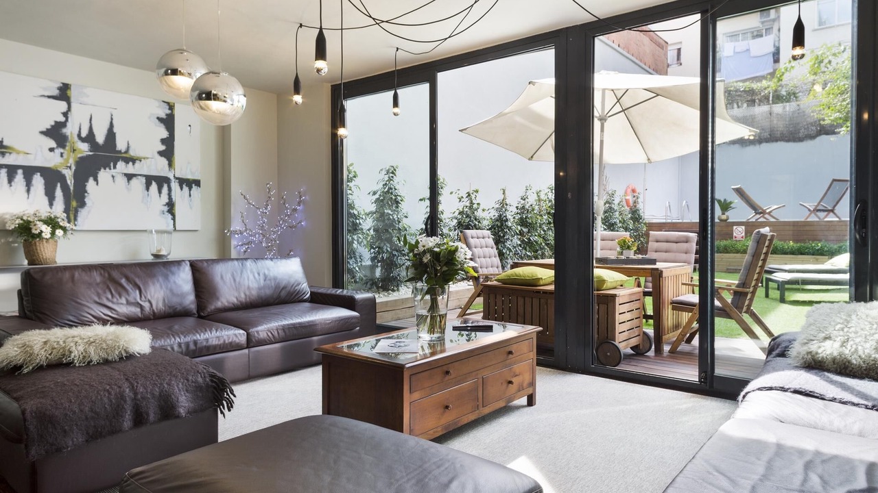 Distinctive Sarrià Duplex with Private Pool for 10