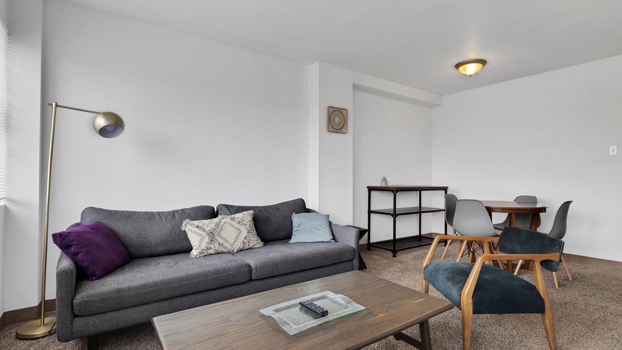 This apartment is a 2 bedroom(s), 1 bathrooms, located in Harrisburg, PA.