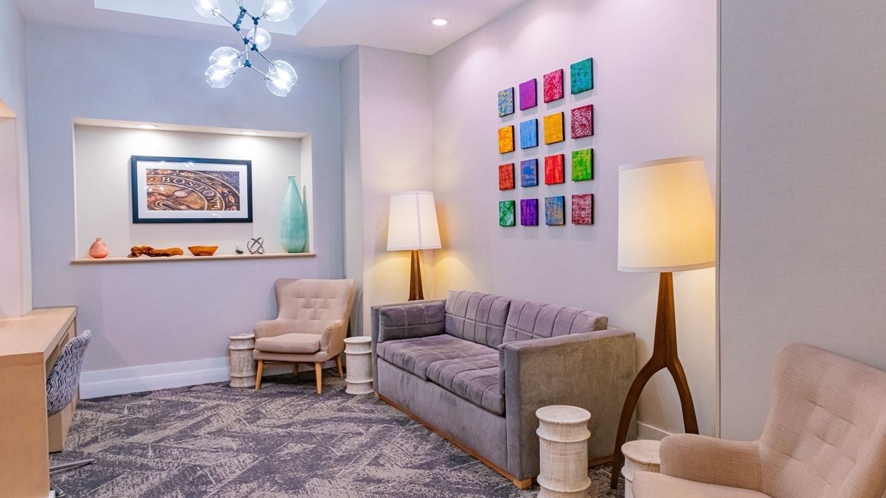 Medical Hub Lodging with Allergy-Free Rooms & Business Center - Parking
