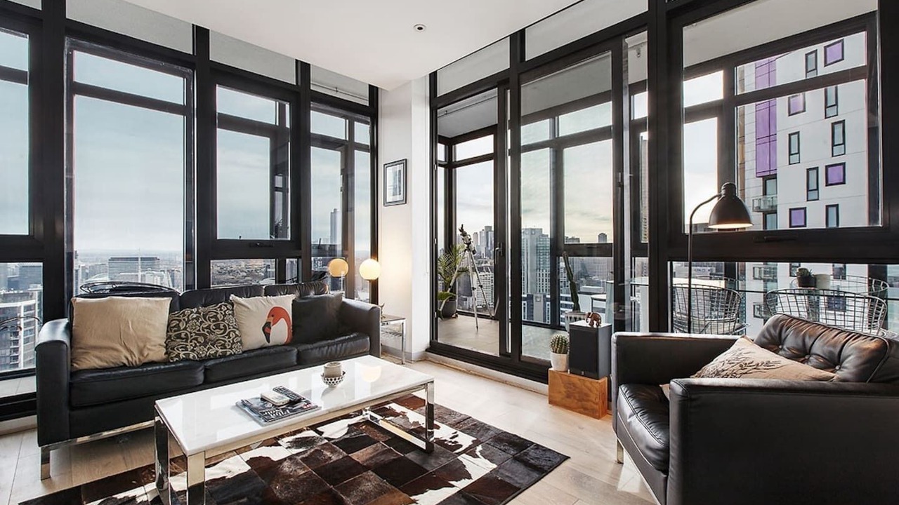 Scenic Penthouse Living in the Heart of Melbourne