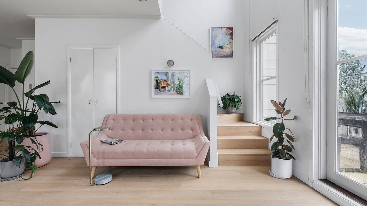 The Loft A Chic City fringe Balcony Hideaway