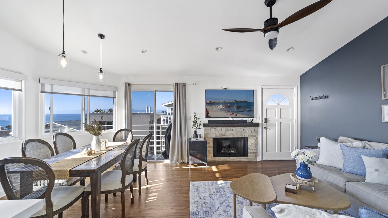 Top Floor Unit with Panoramic Views Steps to the beach with 3 Parking Spots!