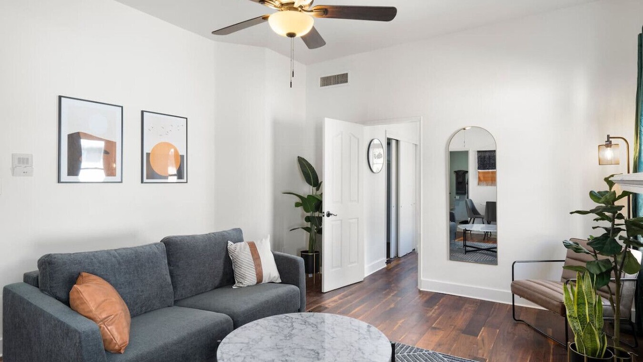 Modern Apartment in the Heart of Phoenix (5)