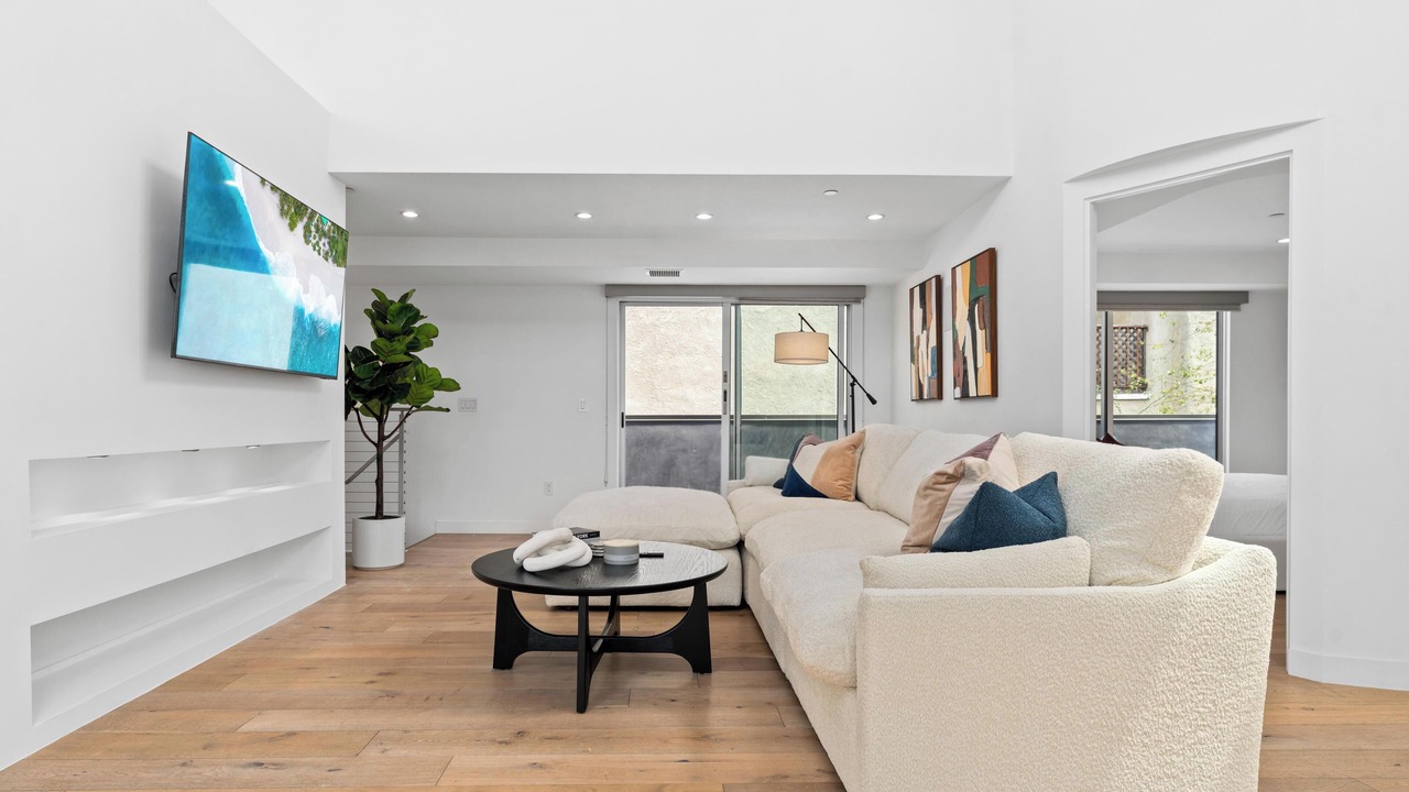 The Diamond Dune' Luxury Santa Monica Home Walk to Beach 4BR Parking 2 Balconies