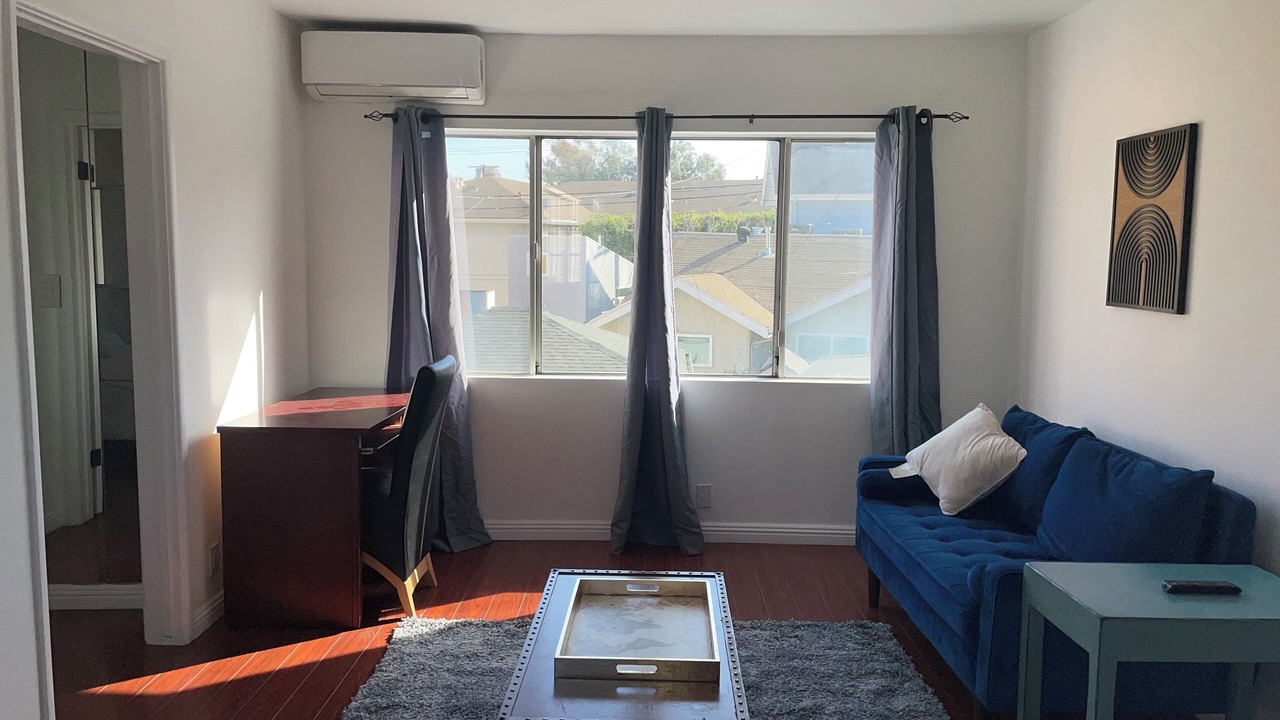 The Writer’s View-Private Top Floor Bright N Cozy Fully Equipped- Sleeps 1-2