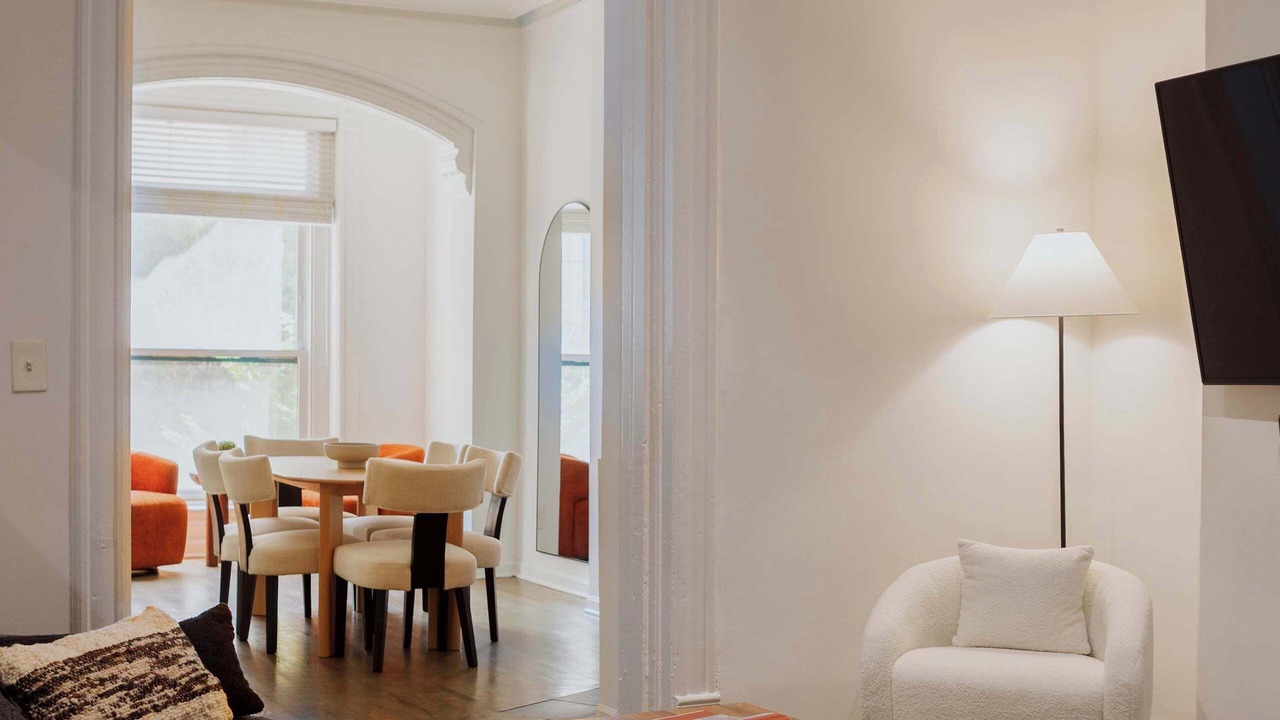 Designer Loft 2W | Heart of Gold Coast/River North