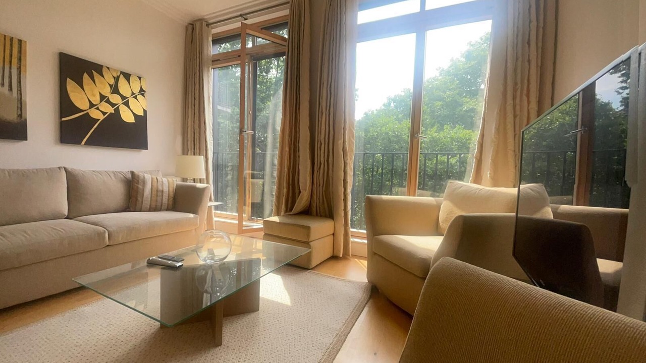 Quality 1 Bedroom Apartment Near River Thames, Parliament Square and Big Ben.