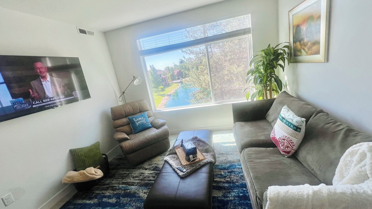 Fullcondo-nearSkiResorts-Sleep3-Hotub-fastWiFi-Gym 15mintSLCairport -free Garage