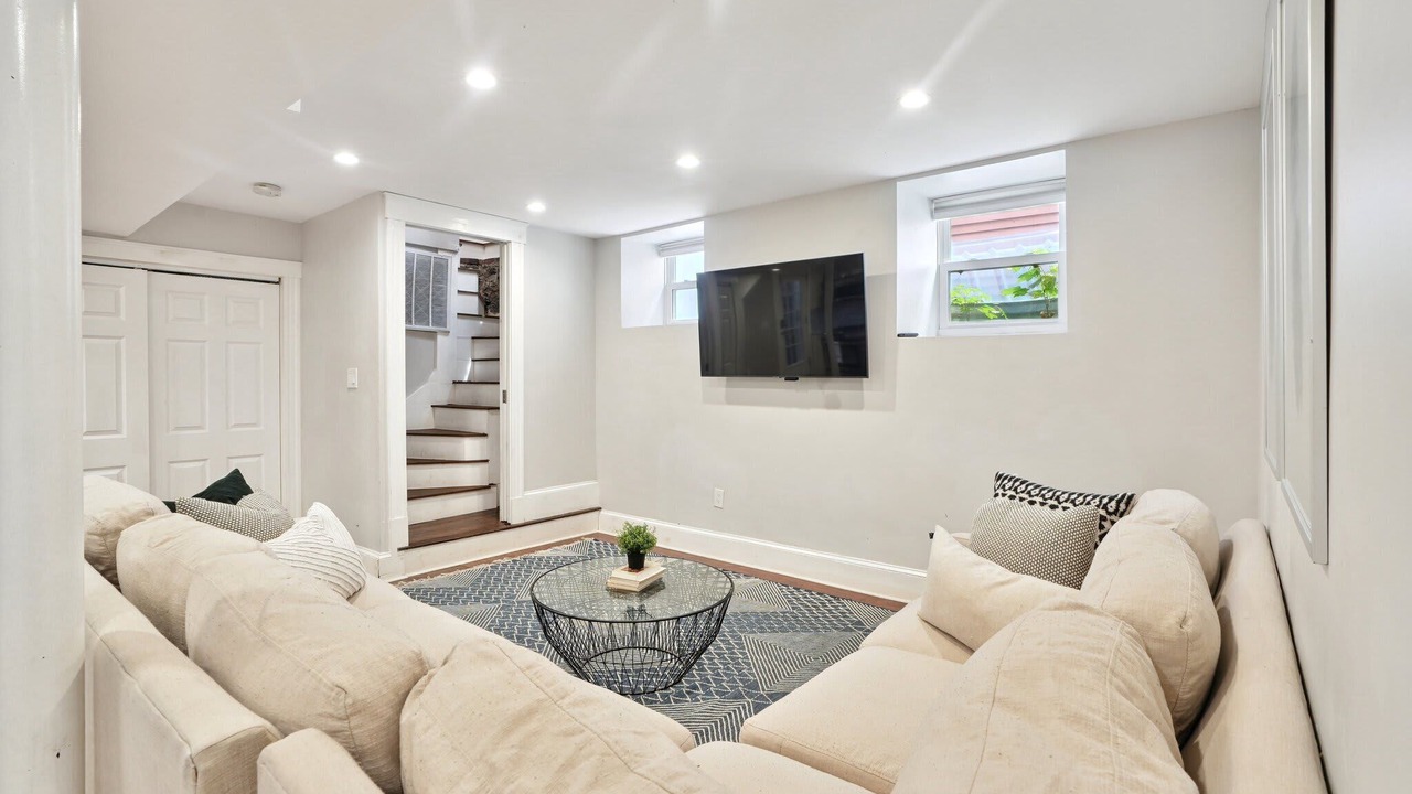 6BR Boston Home | Near T