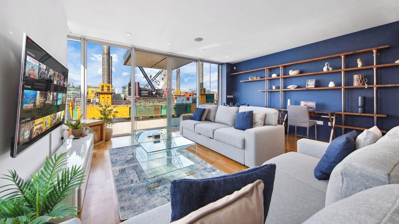 Luxury 2BR with Thames Riverside Views