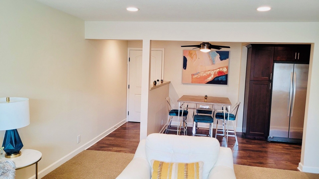 Stylish & Cozy 1BR Retreat Perfect for Work & Travel Prime Location!