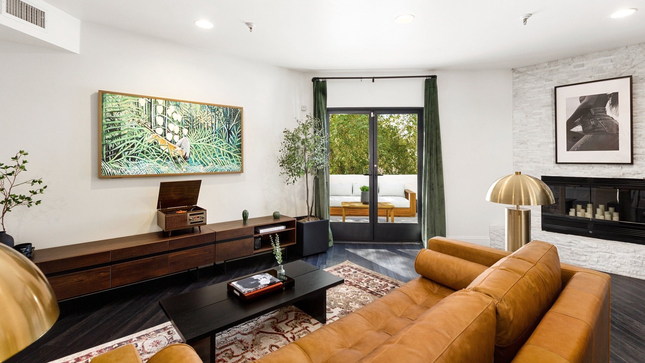 Elegant 3BR Retreat | Walk to Old Town Bars | Free Parking